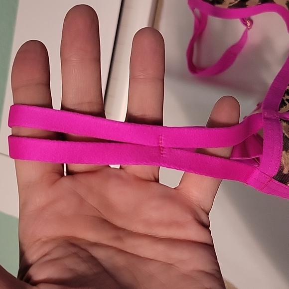 Cacique 42B, leopard print and pink trim - Picture 6 of 7